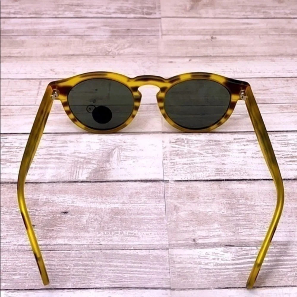 Girl's KOMONO Sunglasses NEW Yellow & Brown animal print